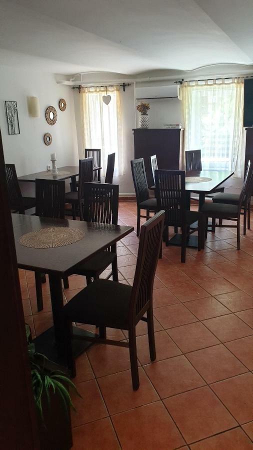 Hársfavirág Vendégház Pápa Extérieur photo